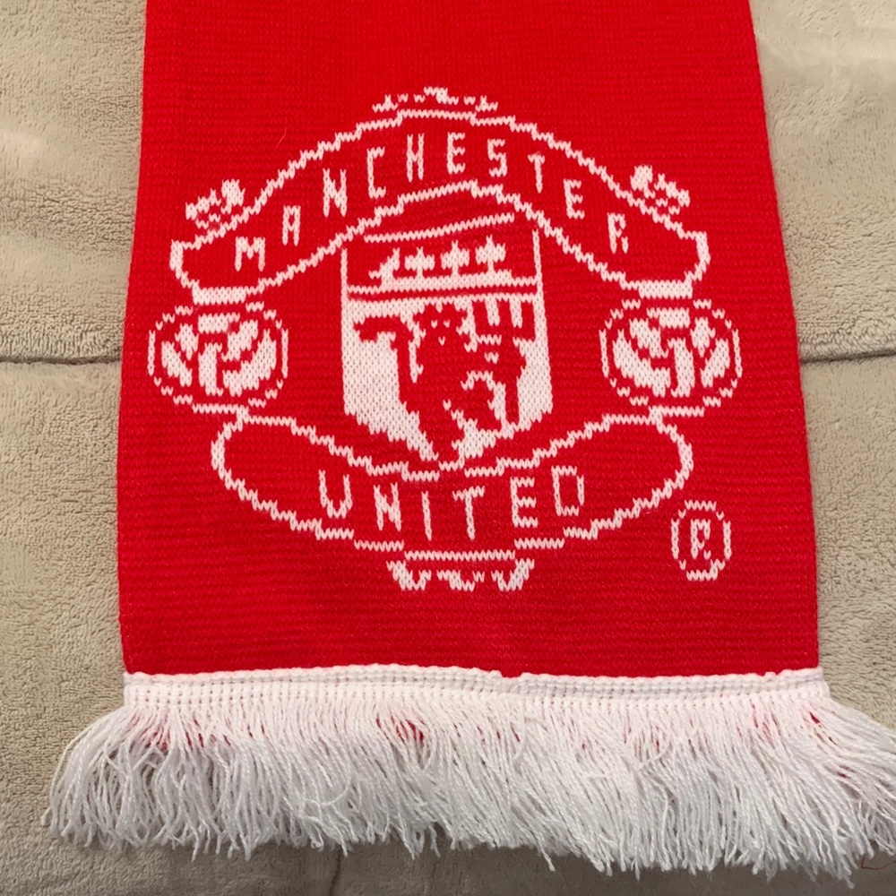 Civas Red and White Scarf - Picture 3 of 7